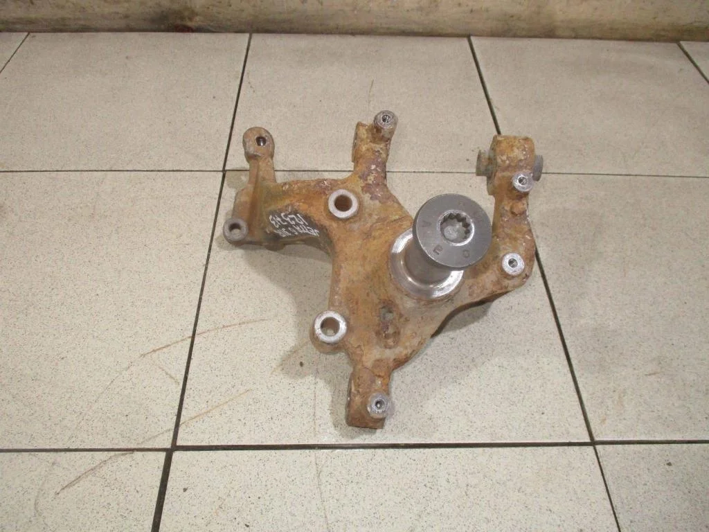 Кулак поворотный задний правый Volkswagen Jetta A6