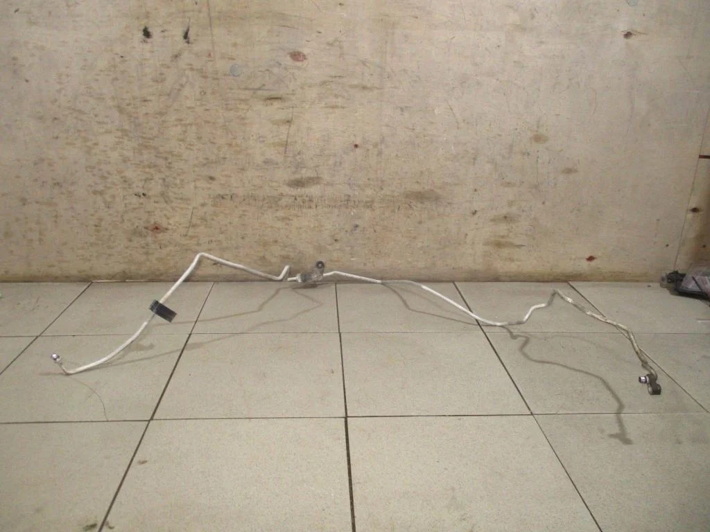 Трубка кондиционера Toyota Corolla E150