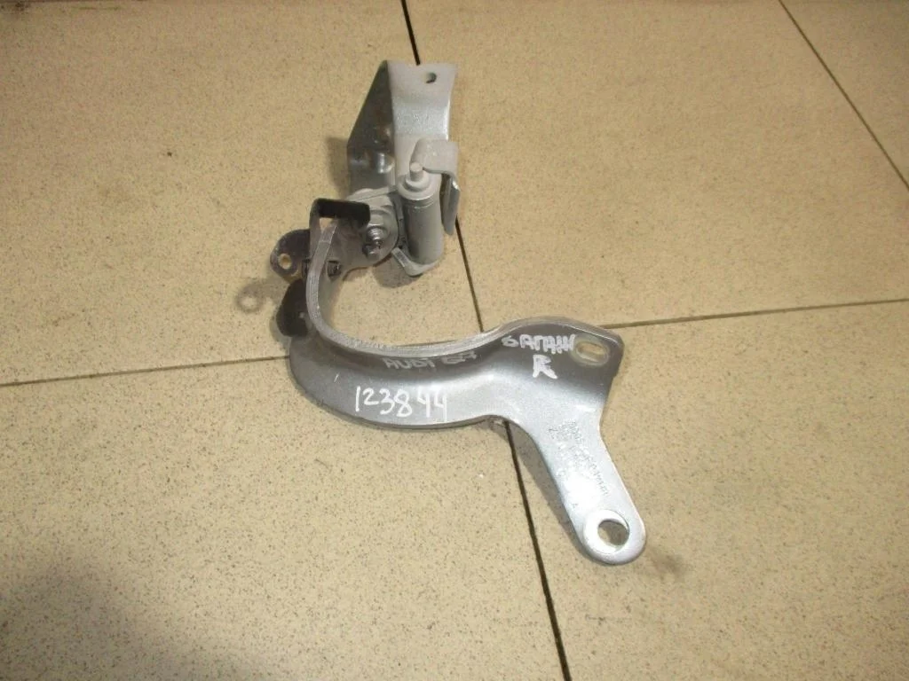 Петля двери багажника Audi Q7 2008 4L