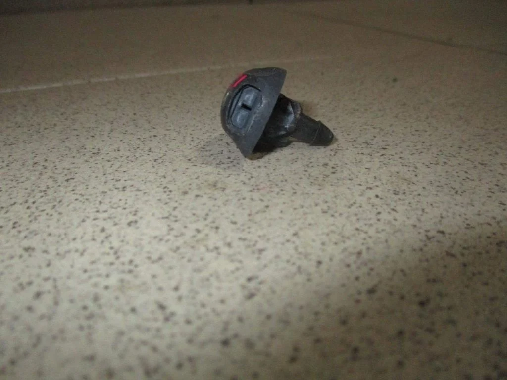 Форсунка омывателя лобового стекла Renault Logan 2 L52