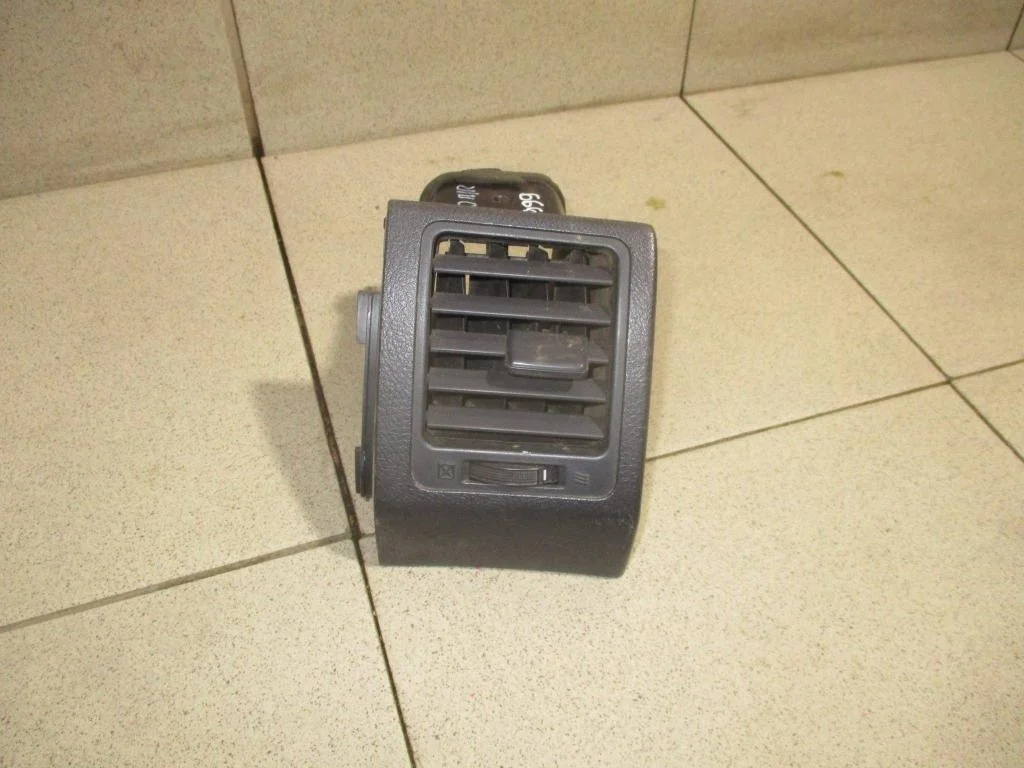 Дефлектор воздушный Toyota Corolla E150