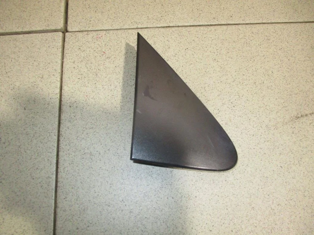 Накладка переднего крыла правого Toyota Corolla E150