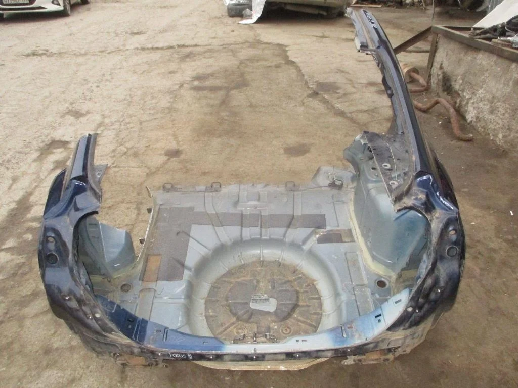 Панель задняя Ford Focus 3