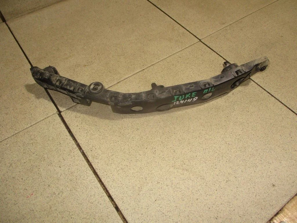 Кронштейн переднего бампера левый Nissan Juke F15