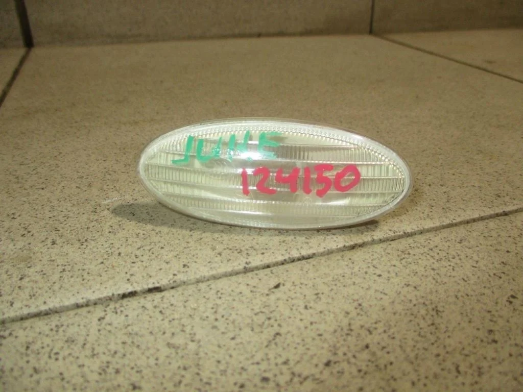 Повторитель на крыло Nissan Juke F15