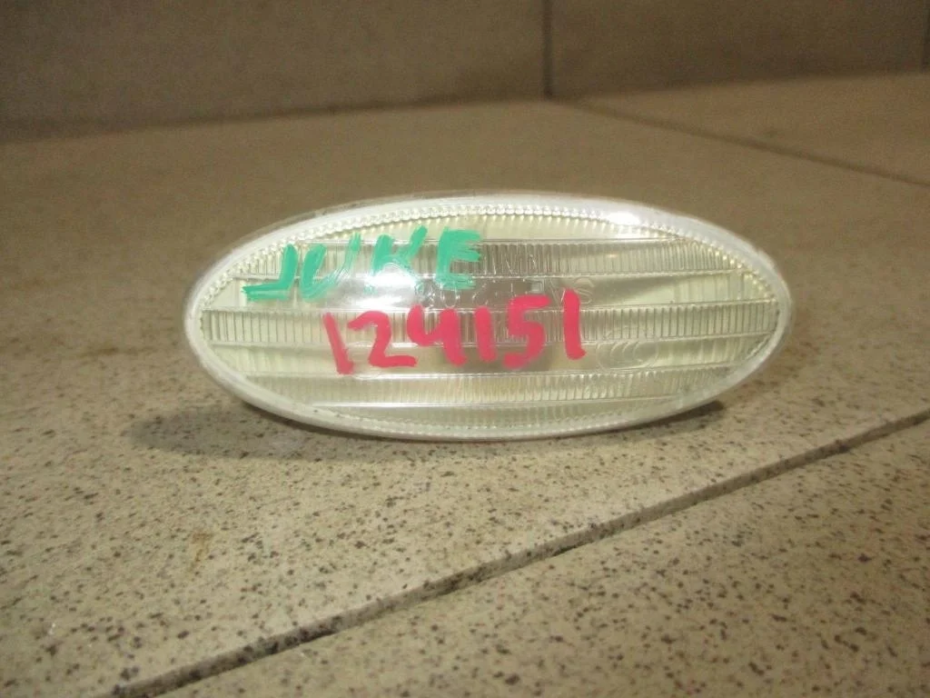 Повторитель на крыло Nissan Juke F15