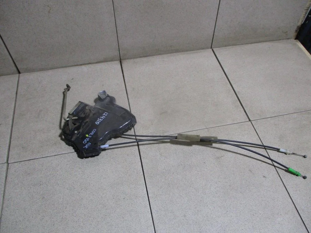 Замок двери передней правой Toyota Corolla E150