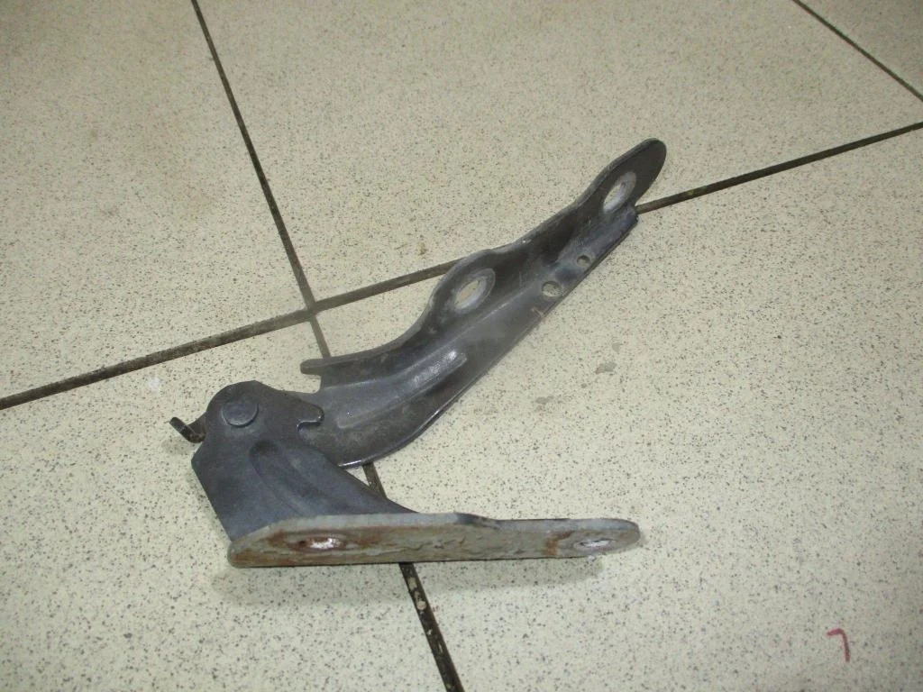 Петля капота левая Chevrolet Lanos 2008 T100