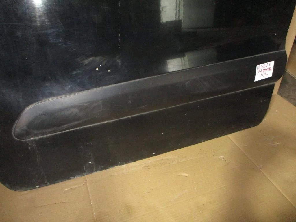 Молдинг передней левой двери Peugeot Partner Tepee 2008 B9