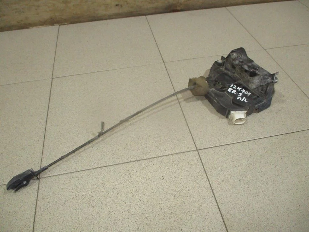 Замок двери передней левой Land Rover Range 3 2009 L322