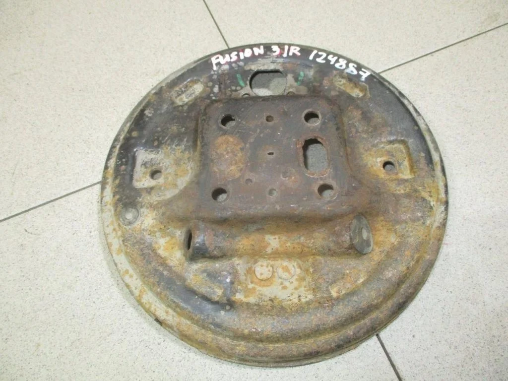 Щит опорный задний правый Ford Fusion CBK