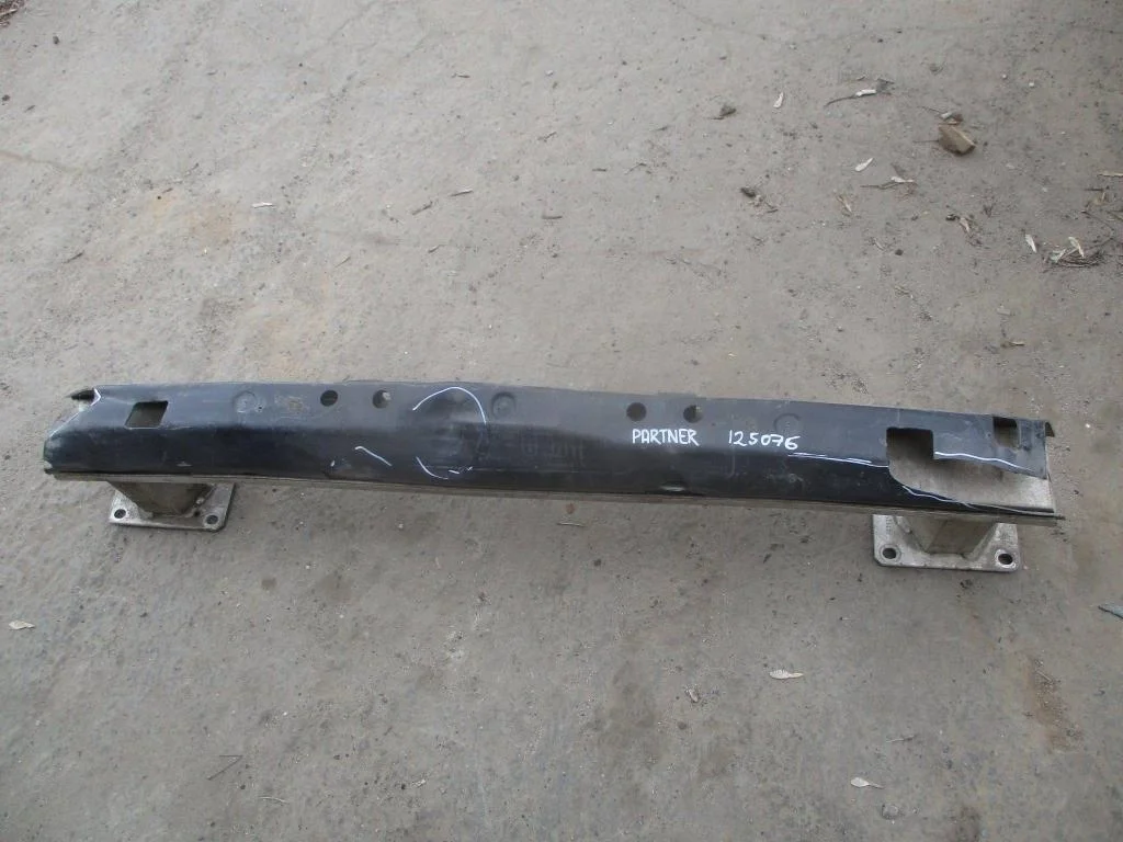 Усилитель переднего бампера Peugeot Partner Tepee 2008 B9
