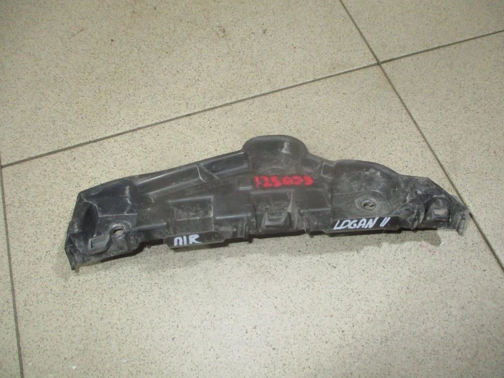 Кронштейн переднего бампера правый Renault Logan 2 L52