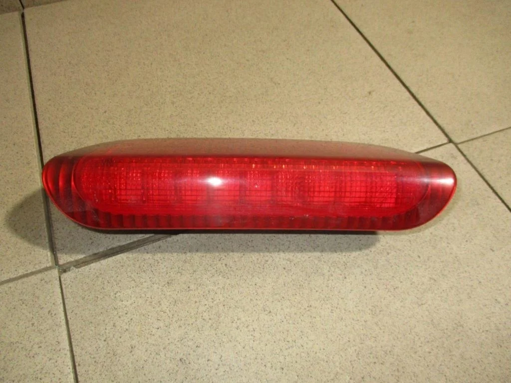 Стоп-сигнал Nissan Juke F15