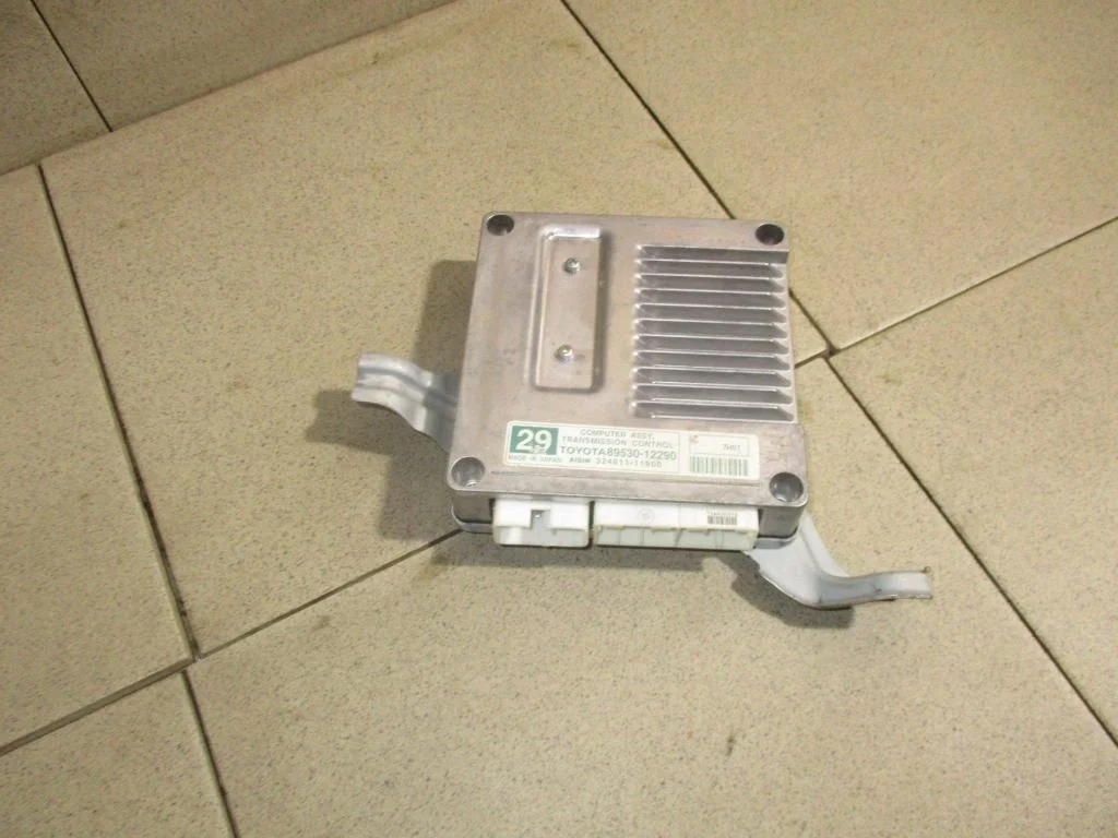 Блок управления акпп Toyota Corolla E150