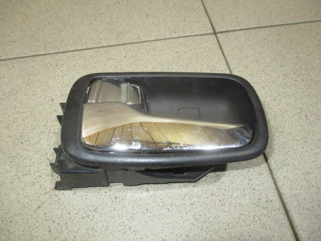 Ручка двери внутренняя левая Mitsubishi Outlander 1 CU