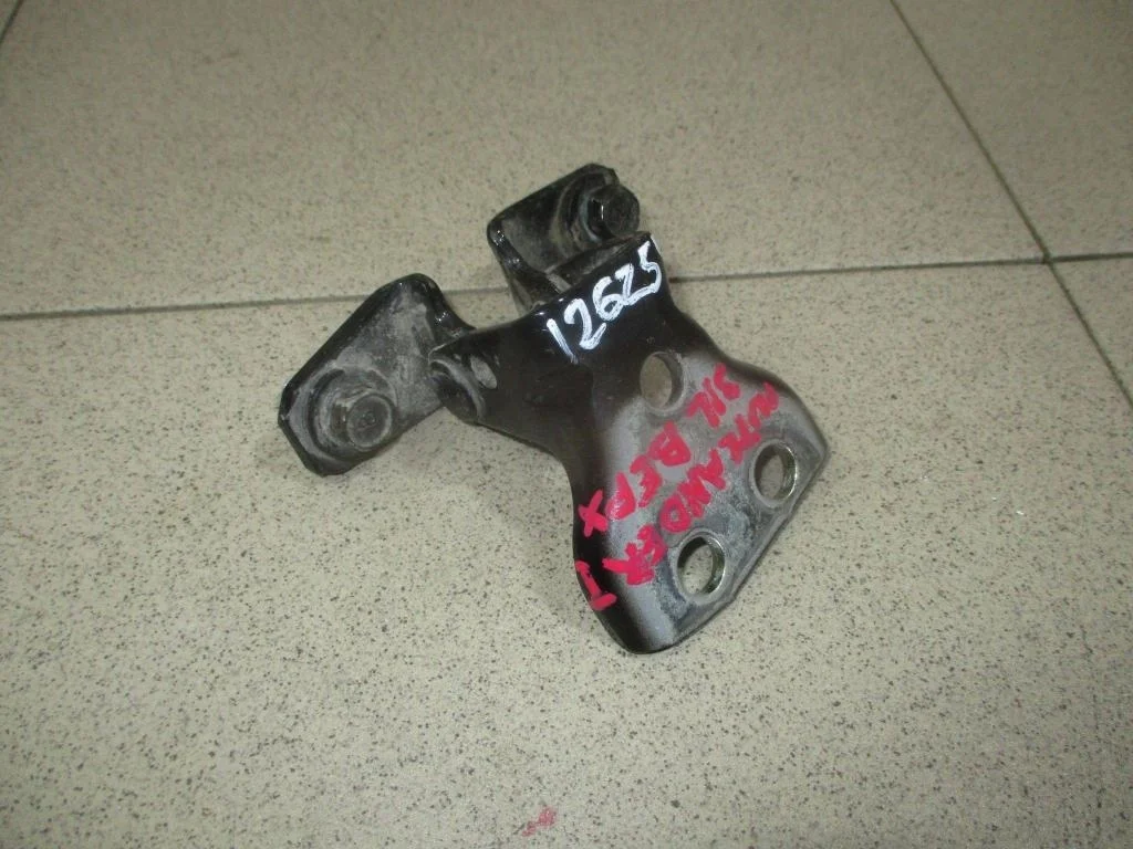 Петля двери задней левой верхняя Mitsubishi Outlander 1 CU