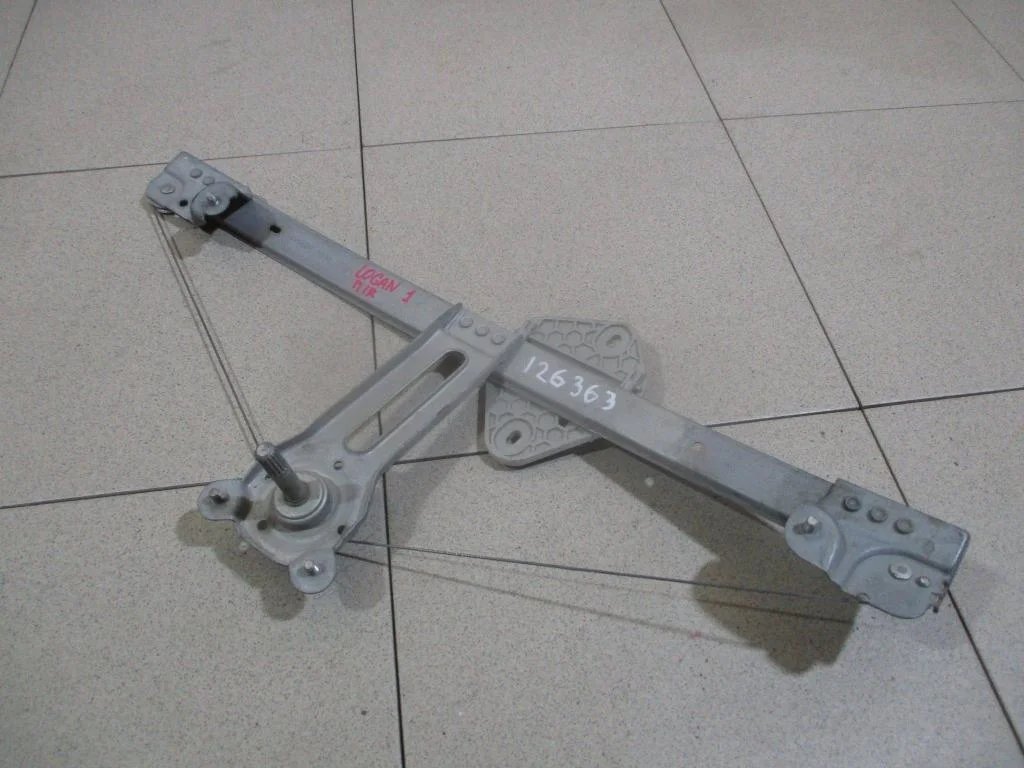 Стеклоподъемник механический передний правый Renault Logan 1 L90