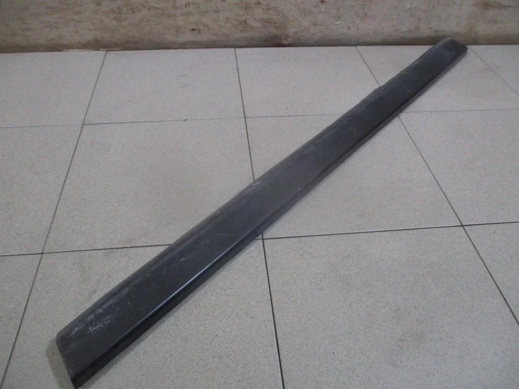 Молдинг передней правой двери Volkswagen Passat 1999 B5