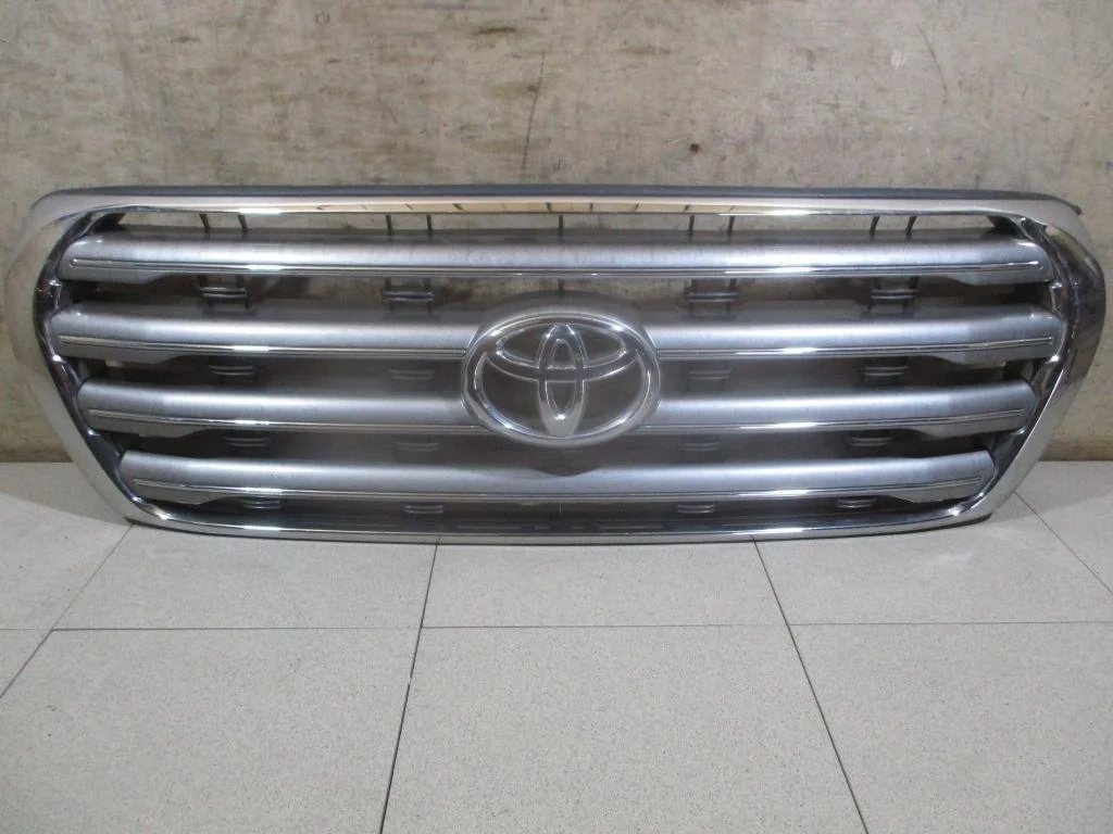 Решетка радиатора Toyota Land Cruiser J200