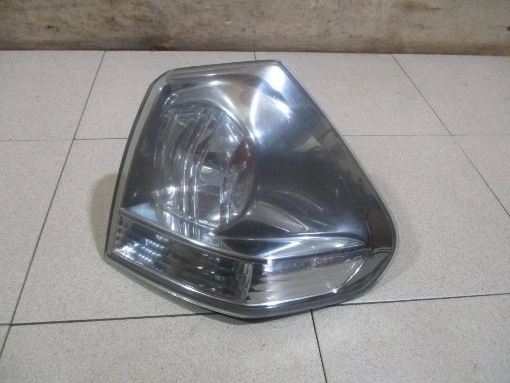 Фонарь задний наружный правый Lexus RX350 XU30