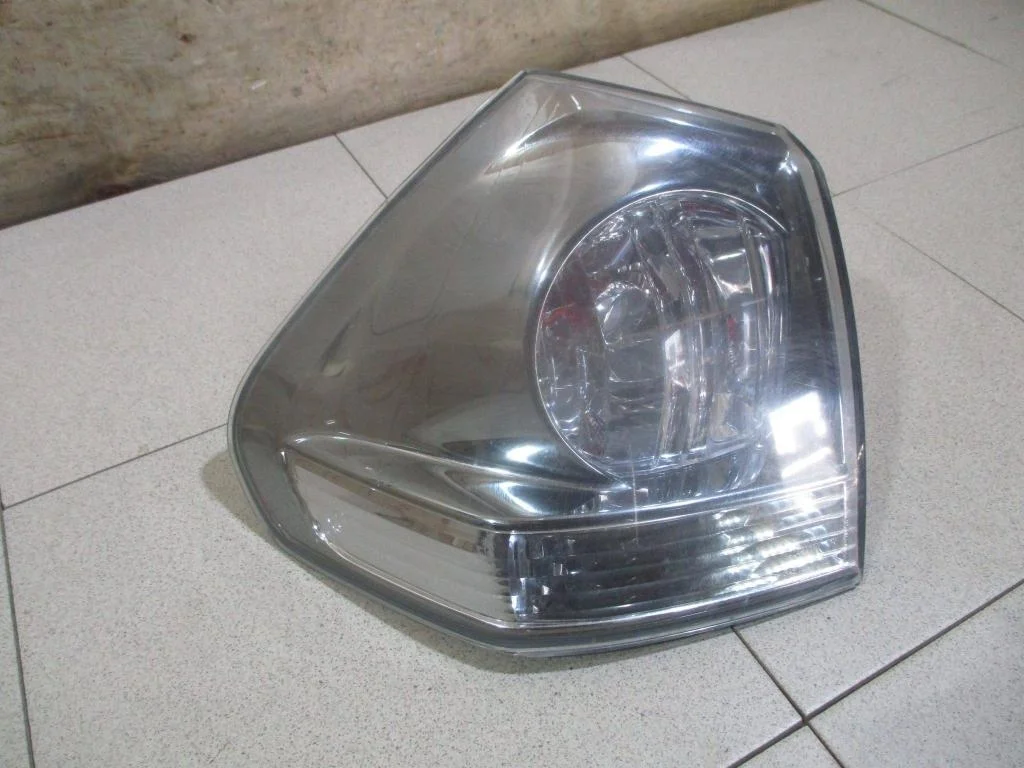 Фонарь задний наружный левый Lexus RX350 XU30