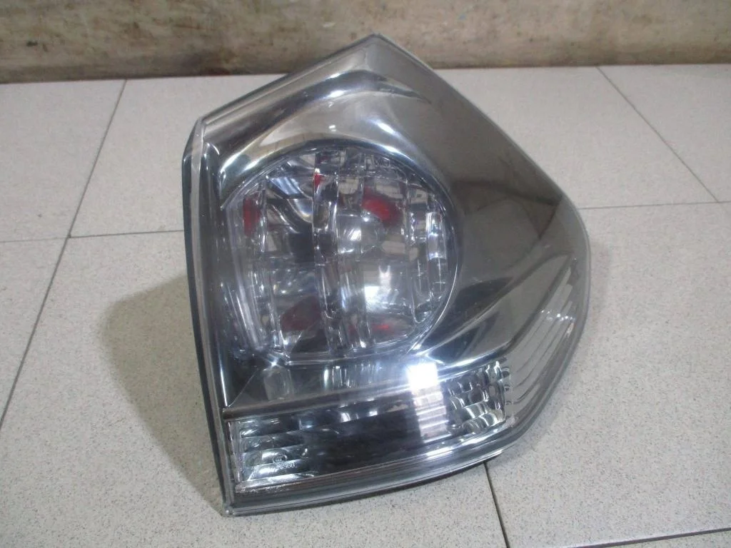 Фонарь задний наружный правый Lexus RX350 XU30