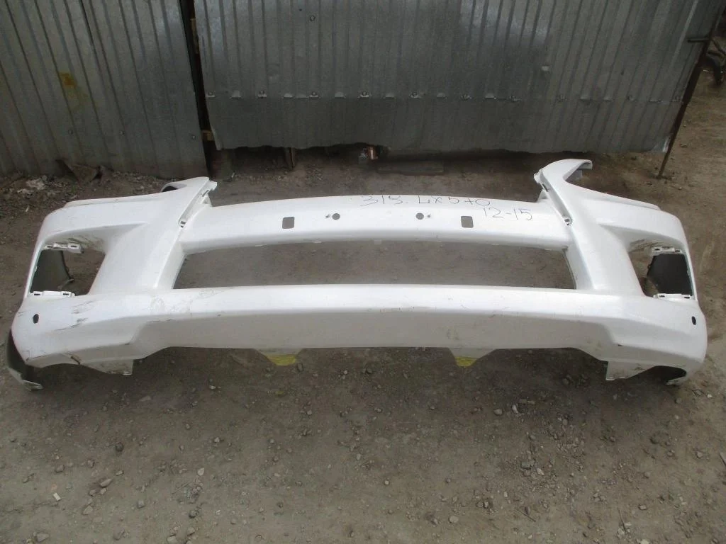 Бампер передний Lexus LX570 J200