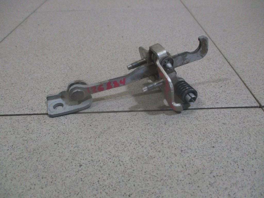 Ограничитель двери Renault Logan 2 L52