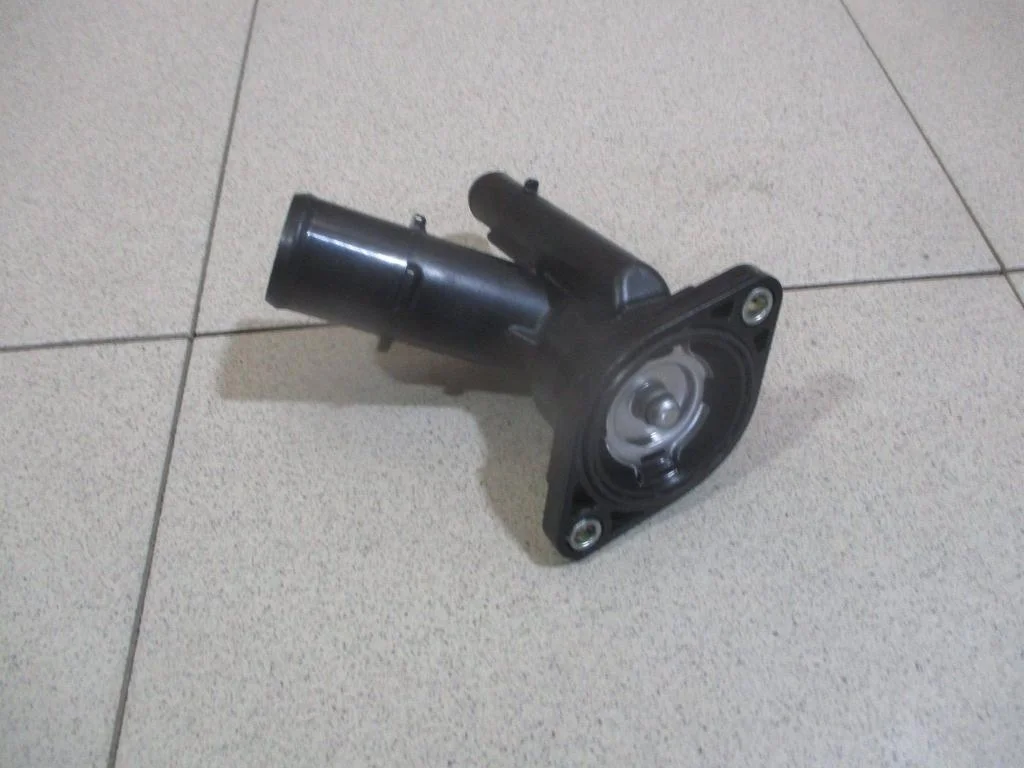 Корпус термостата Toyota C-HR