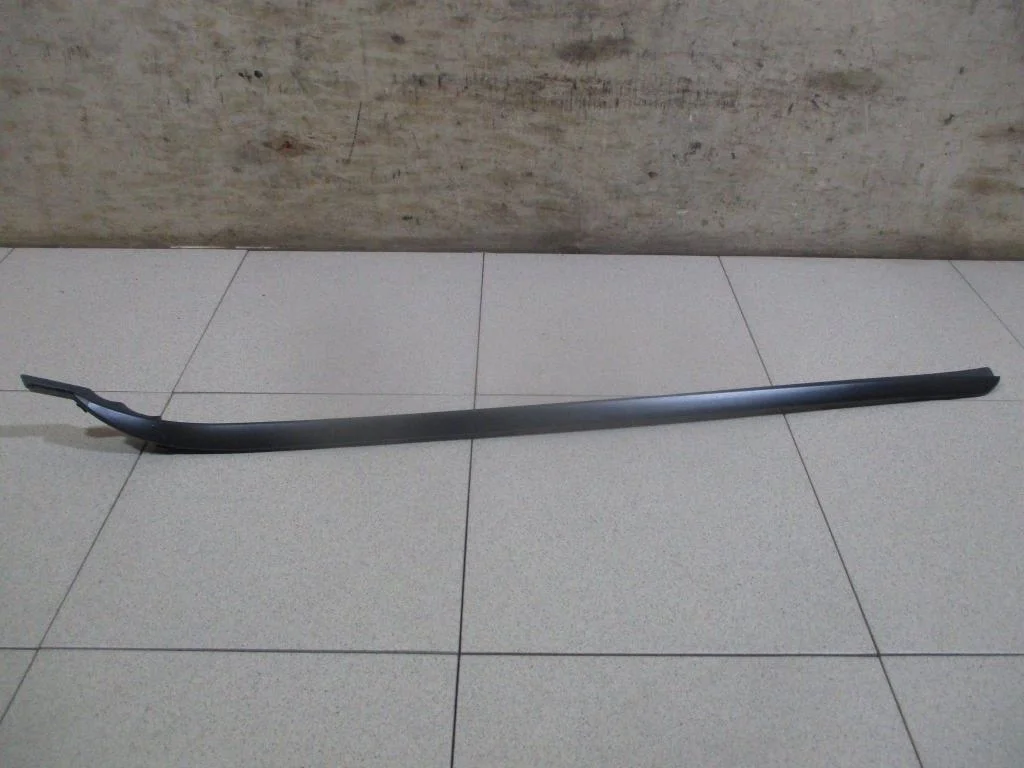 Молдинг лобового стекла Toyota Highlander 3 XU50