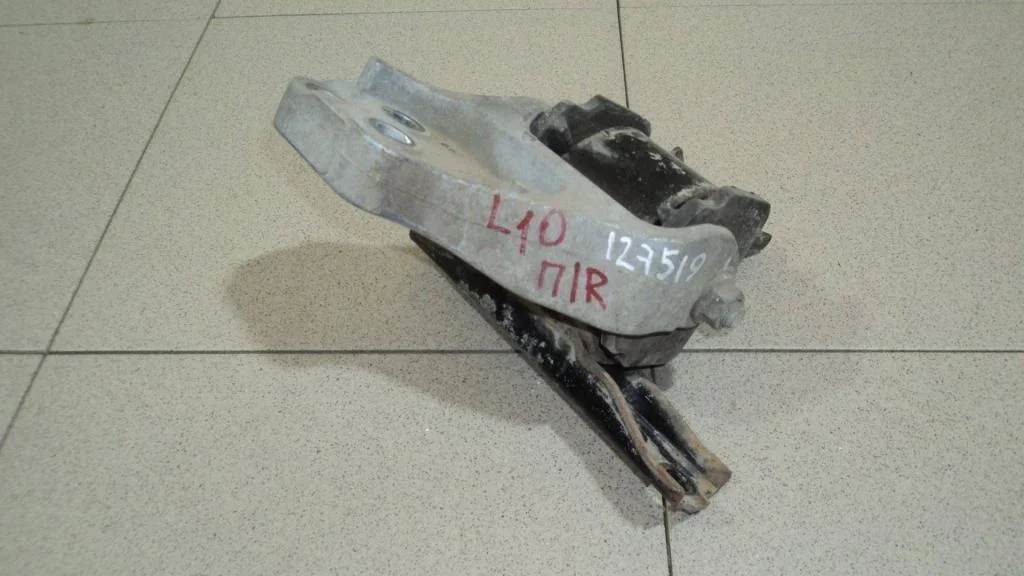 Опора двигателя правая Mitsubishi Lancer 10 2008 CY