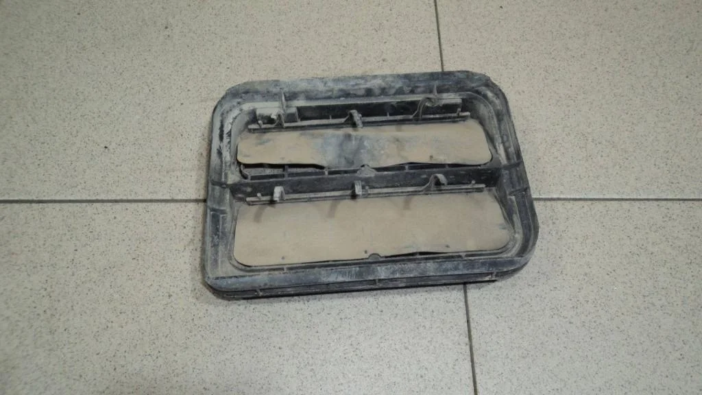 Решетка вентиляционная Renault Sandero 1 BS