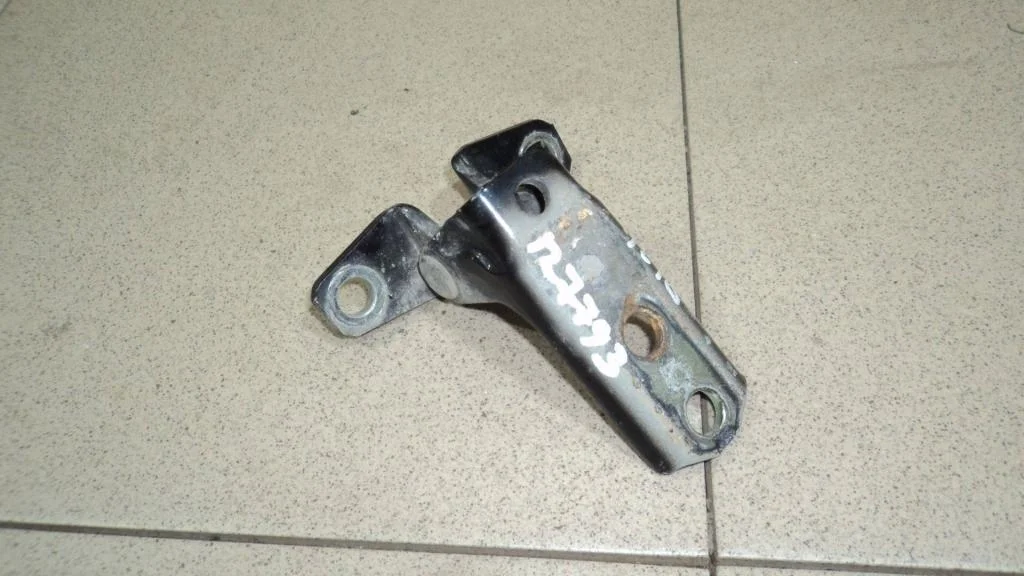 Петля двери передней Mitsubishi Lancer 10 CY