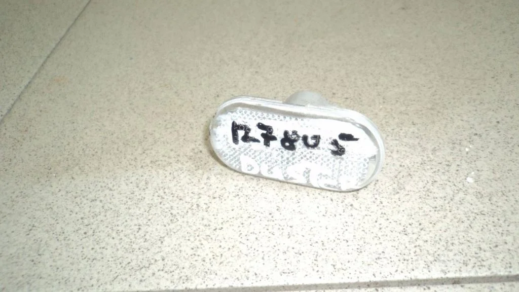 Повторитель на крыло Renault Duster 1 2020