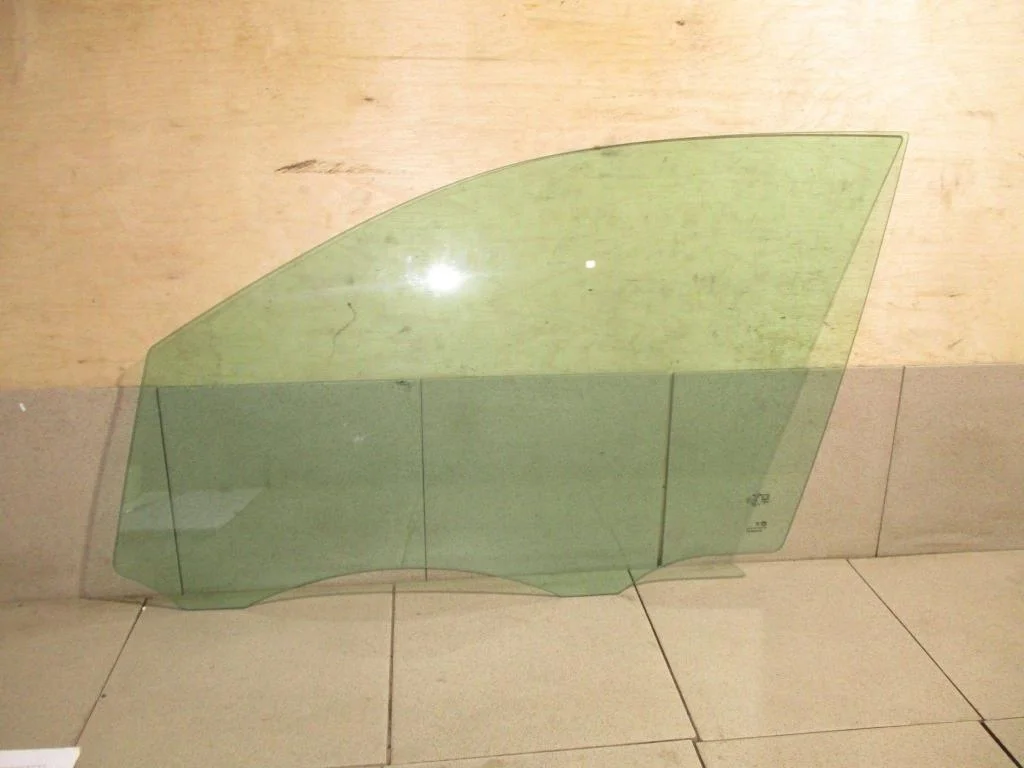 Стекло двери передней левой Porsche Cayenne 2 958