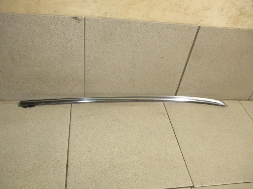 Молдинг задней левой двери Lexus RX350 AL20