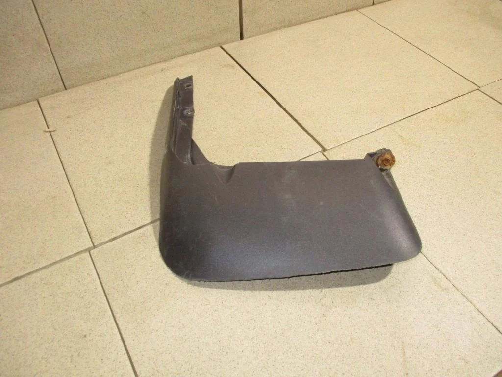 Брызговик задний левый Toyota Highlander 2 XU40