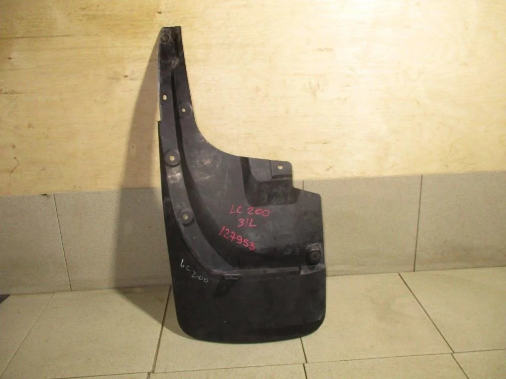 Брызговик задний левый Toyota Land Cruiser J200