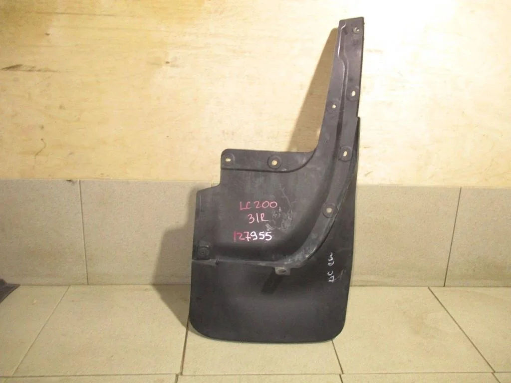 Брызговик задний правый Toyota Land Cruiser J200