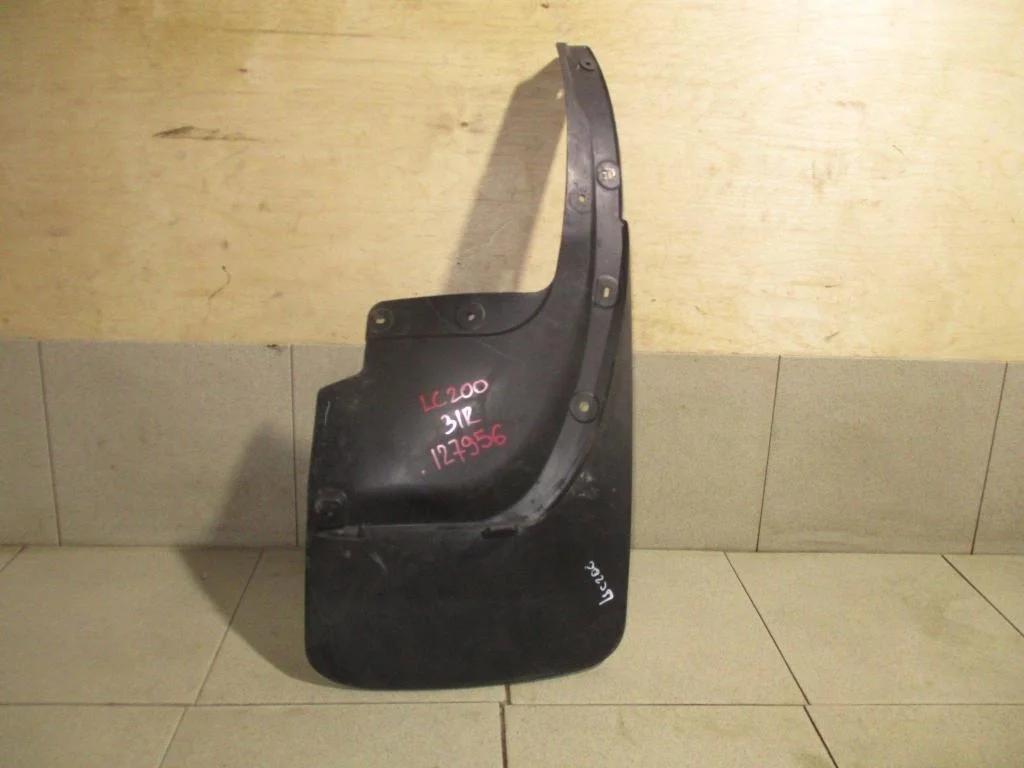 Брызговик задний правый Toyota Land Cruiser J200
