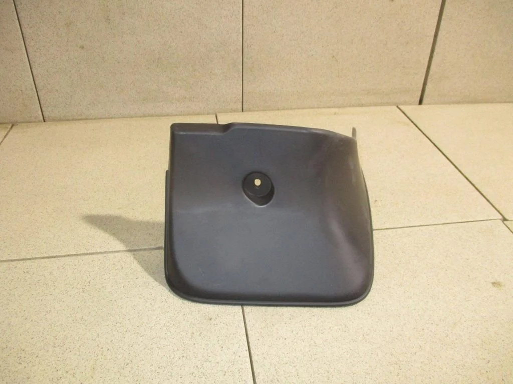 Брызговик задний правый Toyota Corolla E150