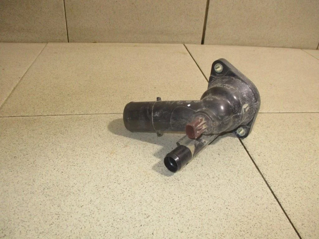 Корпус термостата Toyota C-HR