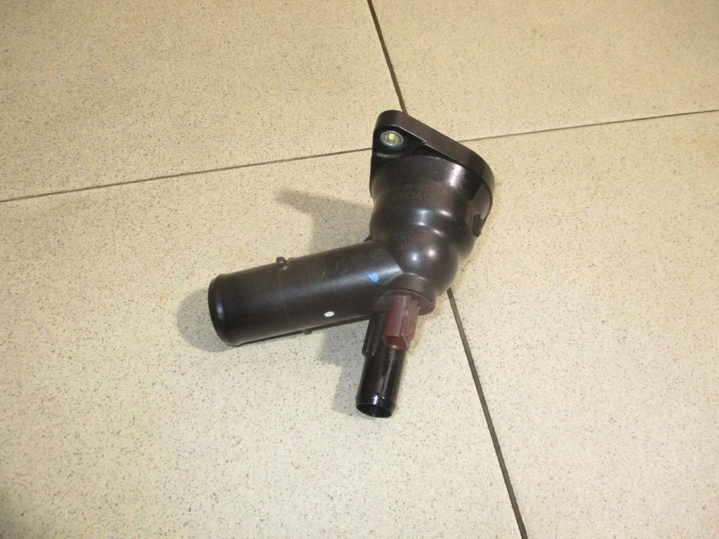 Корпус термостата Toyota C-HR