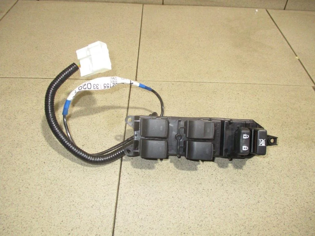Блок управления стеклоподъемниками Toyota Camry XV40