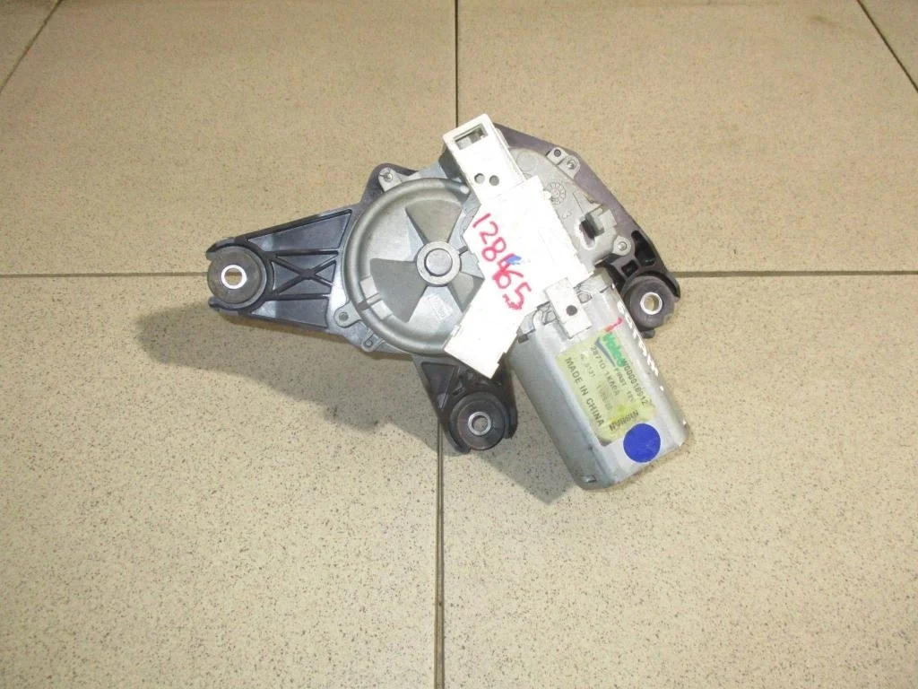 Моторчик дворника задний Nissan Juke F15