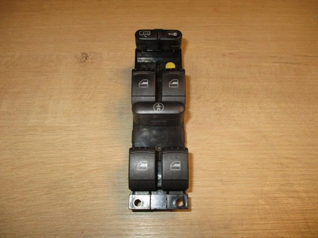 Блок управления стеклоподъемниками Volkswagen Passat B5