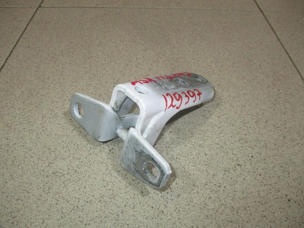 Петля двери передней левой нижняя Mitsubishi ASX