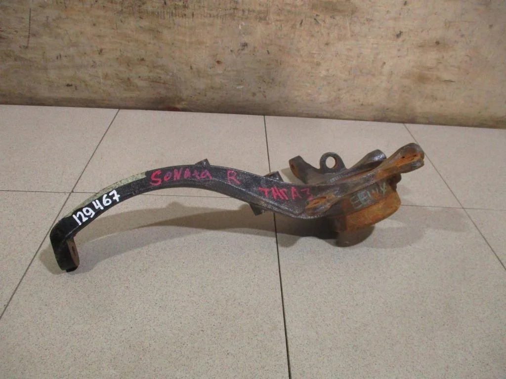 Кулак поворотный передний правый Hyundai Sonata EF