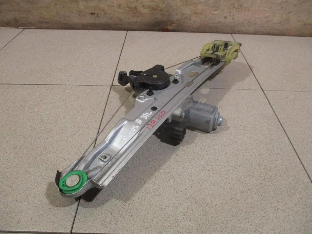 Стеклоподъемник задний левый Ford Focus 3